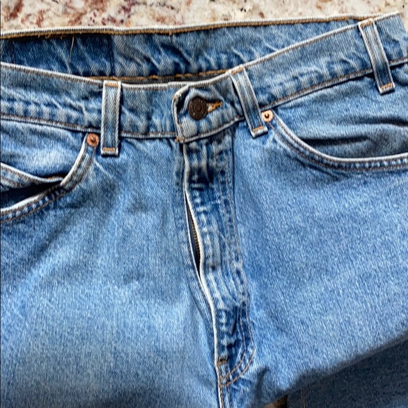 505 Levi’s boyfriend jeans slightly distressed - Picture 6 of 6